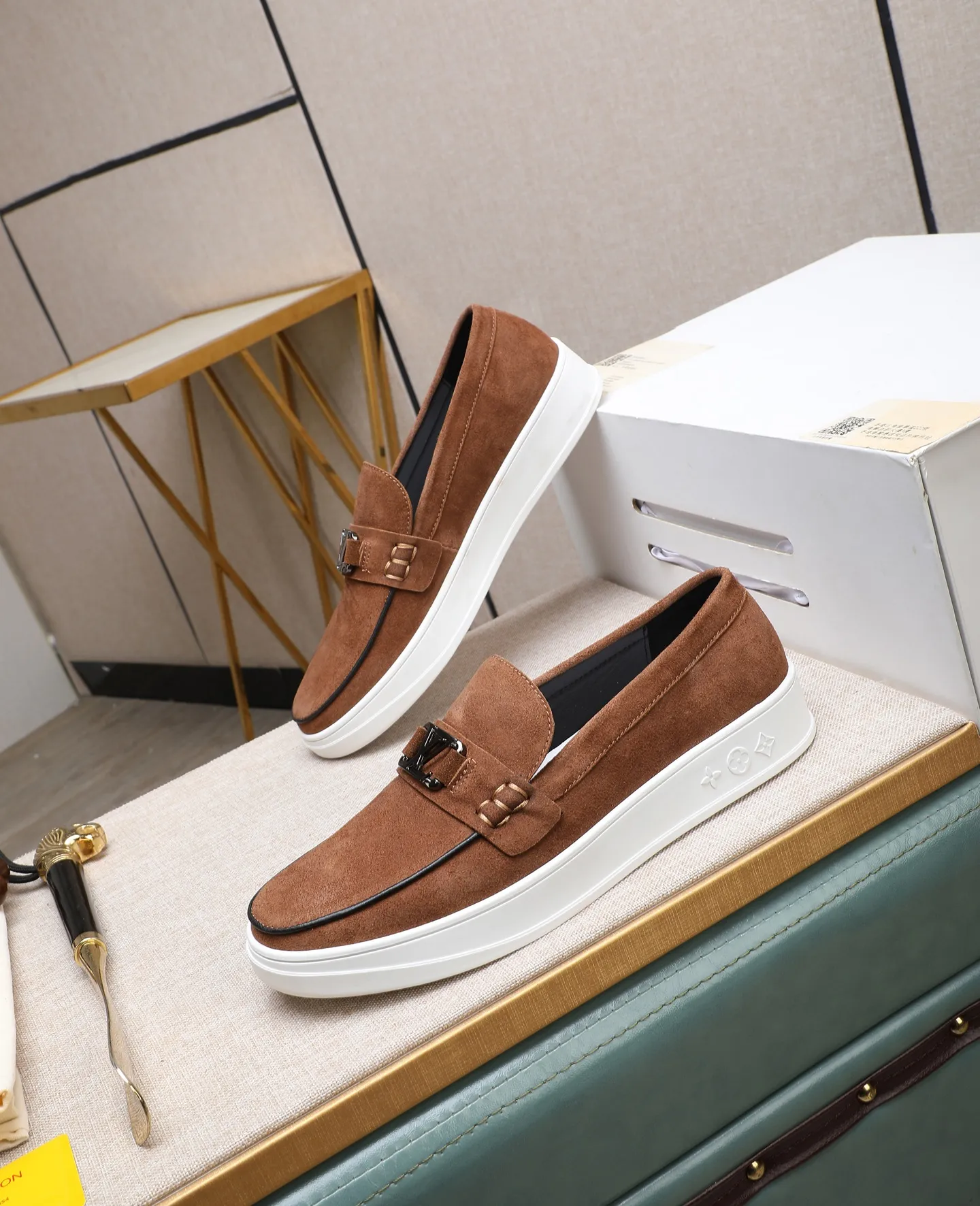 Men's shoes 💰440 📛📛【LOUIS VUITTON】Louis Vuitton official website synchronized new products 👟Milan fashion catwalk style 🇰🇾🇰🇾LV family logo, celebrity style, a must-have for fashionistas ⚠️First-layer calfskin ➕Genuine leather lining ➕Official website original version special outsole 👞Number 38-44